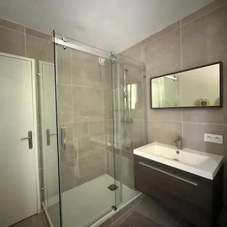 Spacious 3 Bedrooms *
