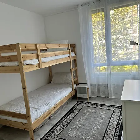 Apartment Spacious 3 Bedrooms *